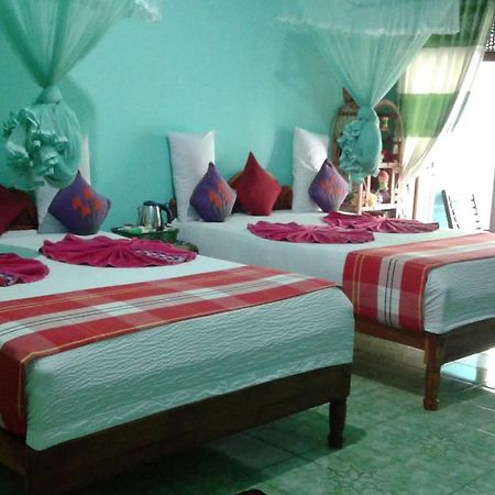 سيغيرِيا Flower Inn المظهر الخارجي الصورة