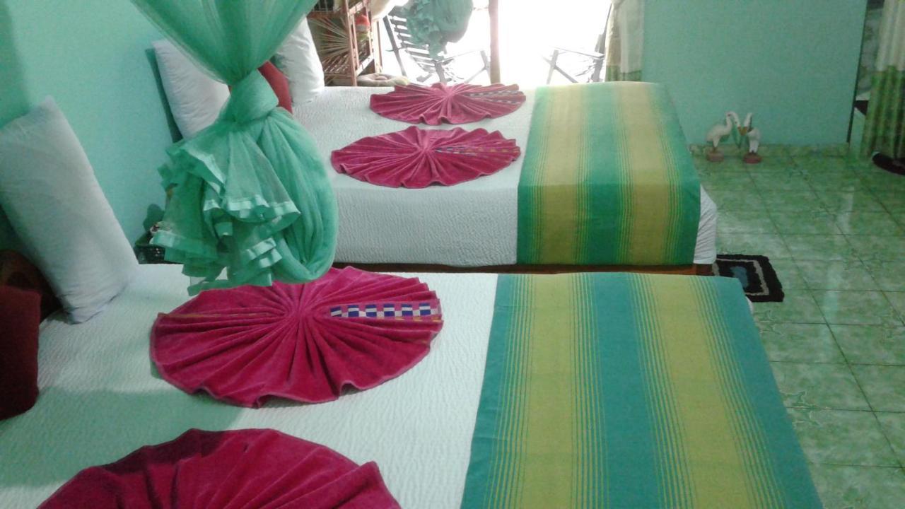سيغيرِيا Flower Inn المظهر الخارجي الصورة